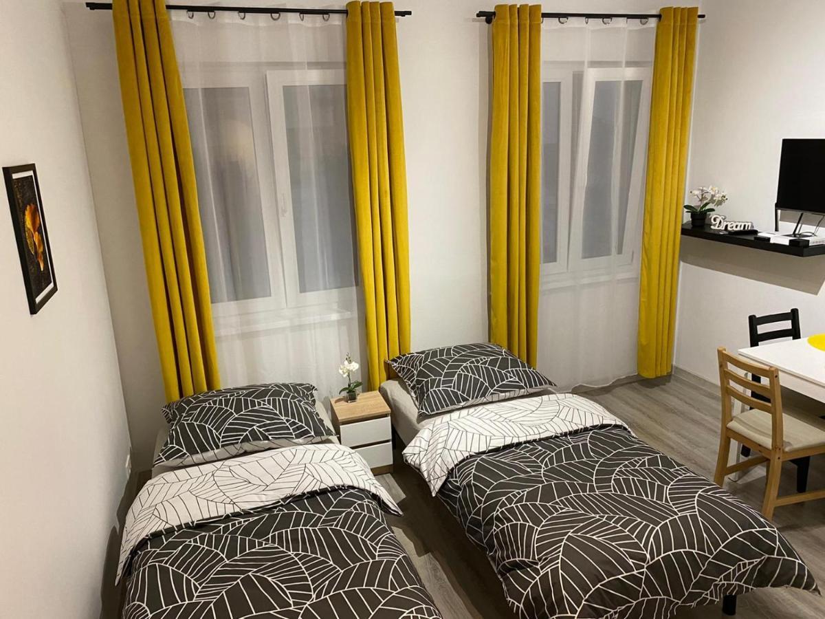 Apartament Przy Rynku Kambar Apartment Болеславец Екстериор снимка